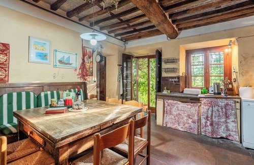 Lucca Villa | Villa 'Gabriella' con jardín privado, balcón y Wi-Fi