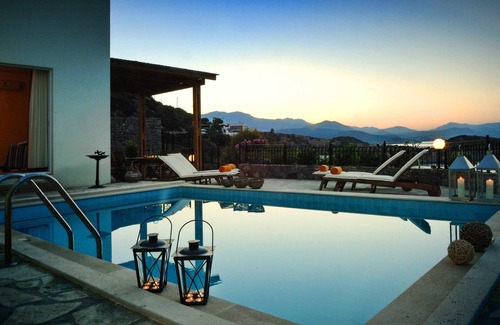 Istron Villa | Villa Gaia, hermosa villa espaciosa de cuatro dormitorios con piscina privada