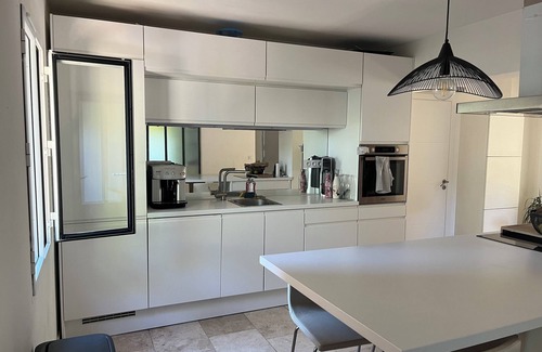 Les Angles Casa | Villa, garden, swimming pool less than 5 minutes from the Palais des Papes and Avignon (2 kms)
