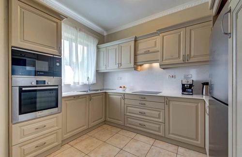 Santa Maria Estate Villa | Villa Gardenia - 5 bedroom Holiday Villa with Pool