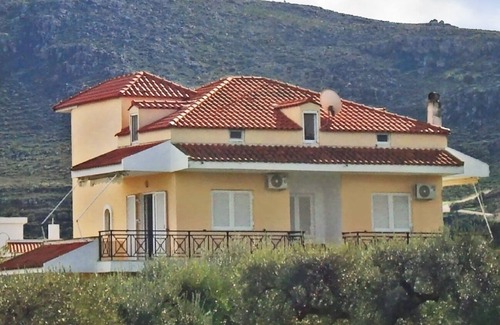 Maritsa Cabaña | Villa George Rhodes