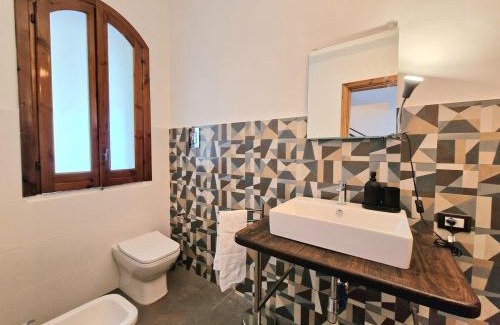 Torre Colonna-sperone Villa | Villa Giacoma hot tub and garden