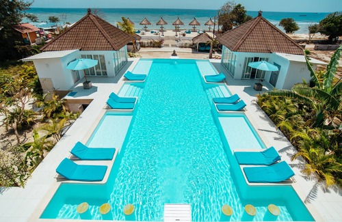 Gili Trawangan Villa | NUEVA VILLA: Villa 4 * pers -FRONT-mar 500m2-12-.-La Piscina 20x10- Gili Trawangan