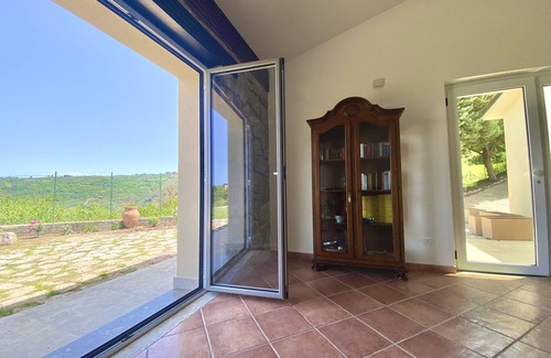 San Marco d'Alunzio Villa | Villa Gisella con piscina panorámica y barbacoa rodeada por nuestro huerto