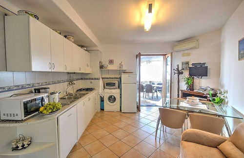 Praiano Casa | Villa Gisella A: Un luminoso apartamento frente al sol y al mar.