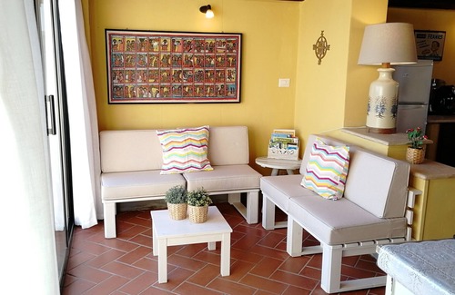 Formia Apartamento | Villa Giulia: Attico con Terrazzo in Villa Signorile a due Passi dal Mare.,