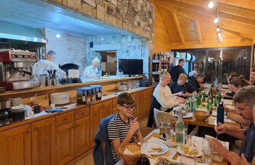 Theth Cama Y Desayuno | Villa Gjeçaj Guesthouse and Restaurant
