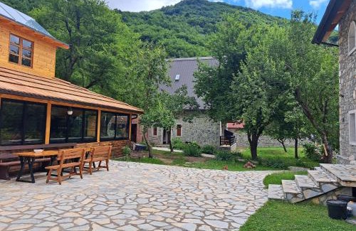 Theth Cama Y Desayuno | Villa Gjeçaj Guesthouse and Restaurant