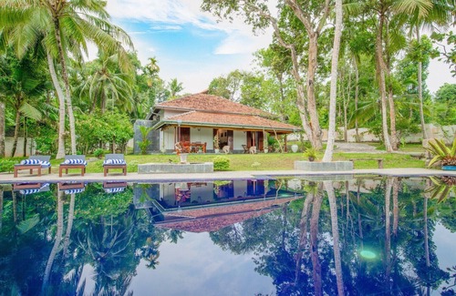 Ambalangoda Villa | Villa Godahena, hermosa villa junto al lago con jardines privados, piscina y monos!