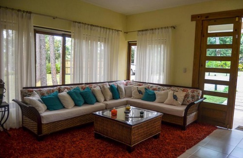 Urbanizacion Raul Ruiz Villa | Villa Golf