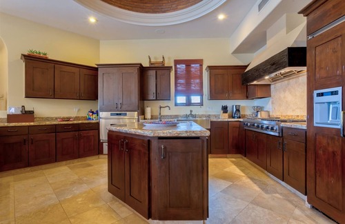 Los Cabos Villa | Villa Gracia 5 hab alquiler llave en mano con personal y servicios