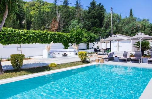 Spartylas Villa | Villa Grande Casa with private Pool - Mea Terra Villas