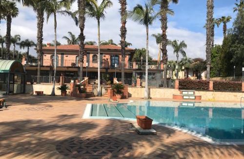 Aci Catena Cama Y Desayuno | Villa Grandiosa FC