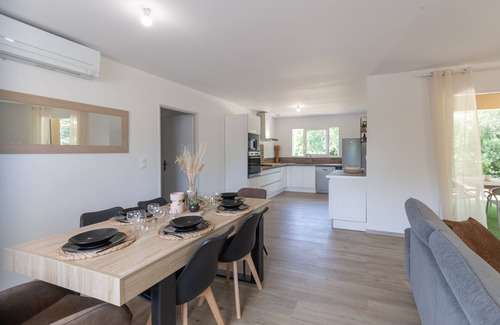 Berrias-et-Casteljau Casa | Villa Graveyron - Maison avec piscine privée