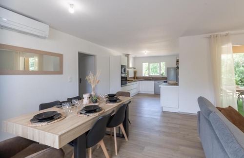Berrias-et-Casteljau Casa | Villa Graveyron - Maison avec piscine privée