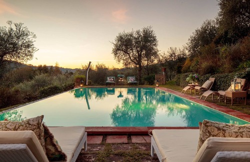 Villabuona Villa | Villa Gufo The Place to Be. Panoramic Private Pool with a Lucca View and Private Tennis Court