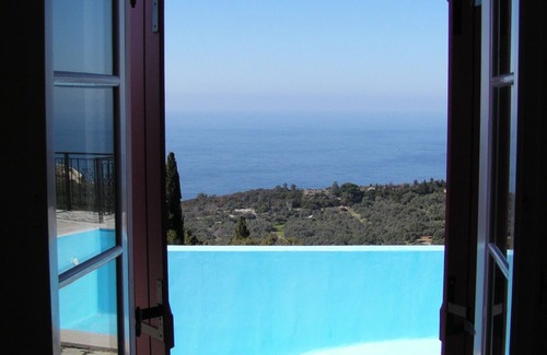 Lefkas Villa | Villa Armonía - privacidad absoluta, Ofertas Especiales - aberturas de última hora