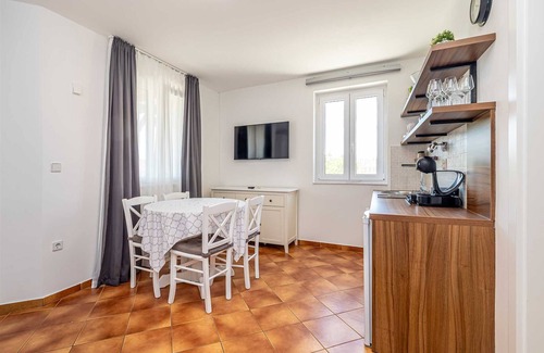 Linardici Apartamento | Villa Haya - apartment MIMOZA with heated pool