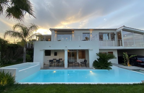 Montbazin Villa | Villa 190m² 8 personas, piscina climatizada, vista excepcional, jardín exótico