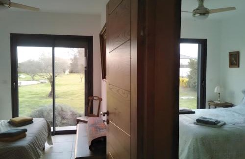 Aleria Cama Y Desayuno | Villa Helychrisa