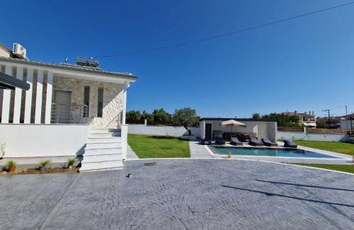 Pefkochori Villa | Villa Hillside Pefkohori