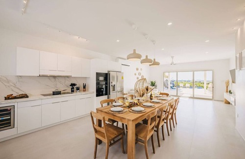 Sabana Liber Villa | Stunning Sunset Views, Big Pool, Hot Tub, Sleeps 8