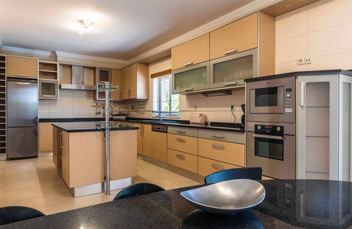 Patroves Villa | Villa 'Hunês' con piscina privada, Wi-Fi y aire acondicionado