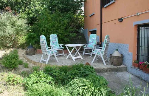 Montecalvo Versiggia Apartamento | Villa I Due Padroni, two Apartment House - Apartment Cantinetta