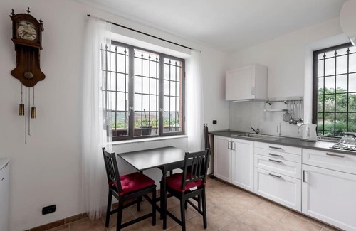 Montecalvo Versiggia Apartamento | Villa I Due Padroni, two Apartment House - Apartment Cantinetta