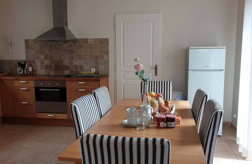 Montbrun-des-Corbieres Villa | Agradable apartamento con piscina