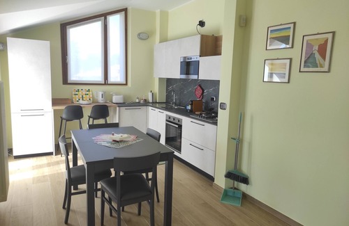Locate Varesino Apartamento | Villa I Sette Pini Splendid modernly furnished penthouse.