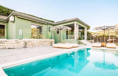 Eleios-Pronnoi Villa | Villa Ieros
