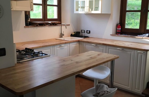 Casola in Lunigiana Villa | Villa en 2 acres: gran piscina privada climatizada; 360 grados Vistas impresionantes; Wi-Fi gratis