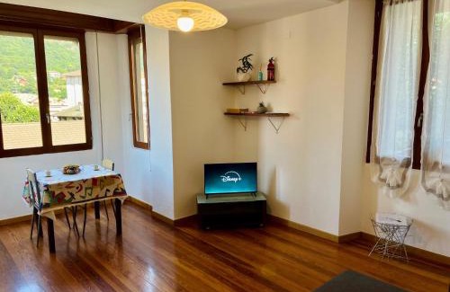 Omegna Apartamento | Villa in Centro Omegna - Oasi di Relax - A 5 minuti dal Lago