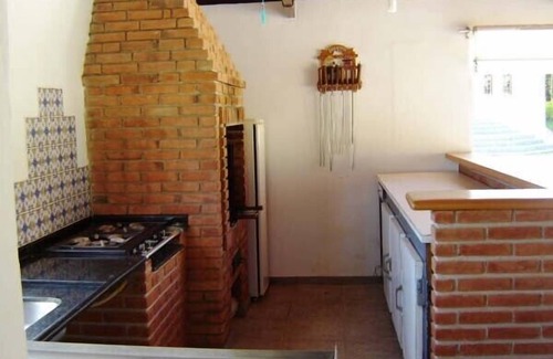 Mairinque Casa | Finca en condominio, cancha de poliesp, piscina climatizada y vista a área verde