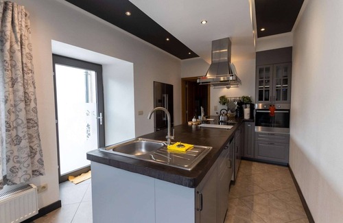 Coo Casa | Villa en Coo con piscina y cerca de cascadas