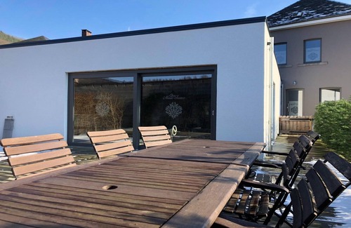 Coo Casa | Villa en Coo con piscina y cerca de cascadas
