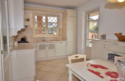Seravezza Villa | Villa con gran jacuzzi en el jardín, sauna, gimnasio, barbacoa, wifi.