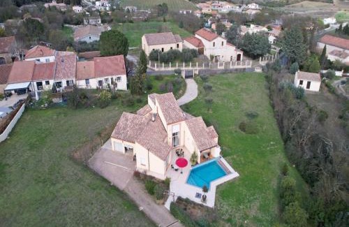 Prades-sur-Vernazobre Casa | Villa in France with Private Pool & Garden