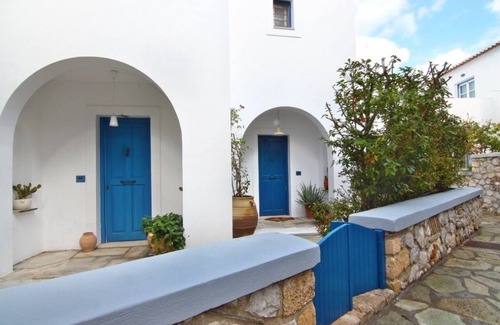 Spetses Villa | Villa in front of the sea