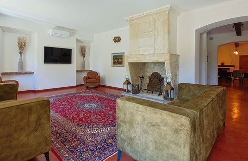 La Mole Villa | Villa in La Môle with 6 bedrooms sleeps 12