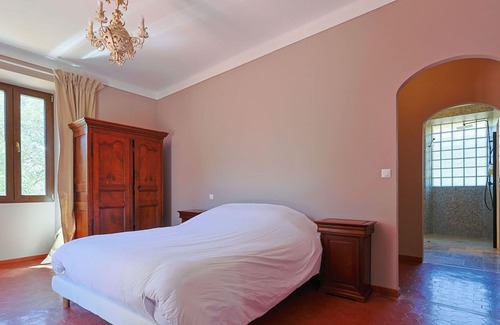 La Mole Villa | Villa in La Môle with 6 bedrooms sleeps 12