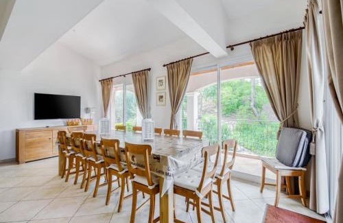 Le Muy Villa | Villa in Le Muy with Private Pool & Forest