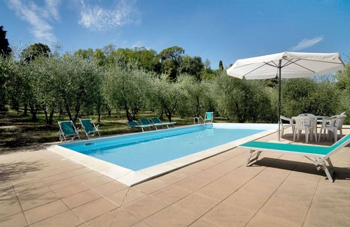 Montelopio Villa | Villa en Montelopio con 5 habitaciones, capacidad 9