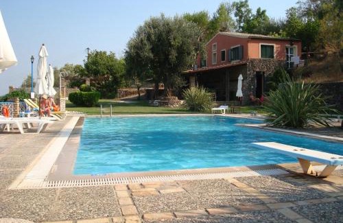 Paleokastritsa Apartamento | Villa in Paleokastrites with Swimming Pool near Beaches
