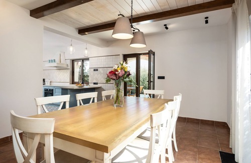 Vrvari Villa | Villa in Porec, 9 persons, 5 bedrooms,3 bathrooms, pool with hydromassage corner