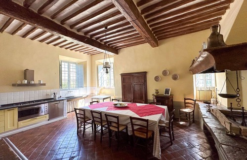 Capannori Villa | Villa en Segromigno In Monte con 8 habitaciones, capacidad 16