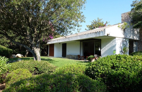 Cala Rossa Villa | Villa en el corazón de Cala Rossa, vista al mar, a 300 m de la playa.