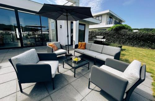 Zeewolde Casa | Villa in Zeewolde with Private Jetty