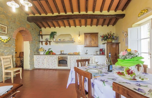 Petrognano Villa | Villa / Independent home en Lucca con 6 habitaciones, capacidad 12